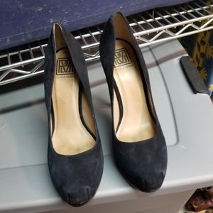 Pour La Victoire platform heels. Black size 9.5.